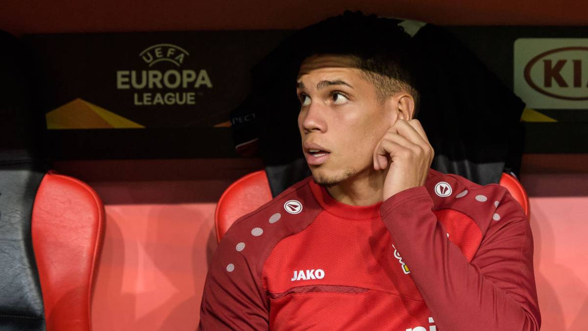 Die zuletzt gehandelten Dominique Heintz (SC Freiburg) und Dejan Lovren (FC Liverpool) werden jedoch wohl nicht kommen. Als Kandidat für eine Ausleihe gilt der Brasilianer Paulinho (Bild), der in der vergangenen Saison nur unregelmäßig zum Einsatz kam