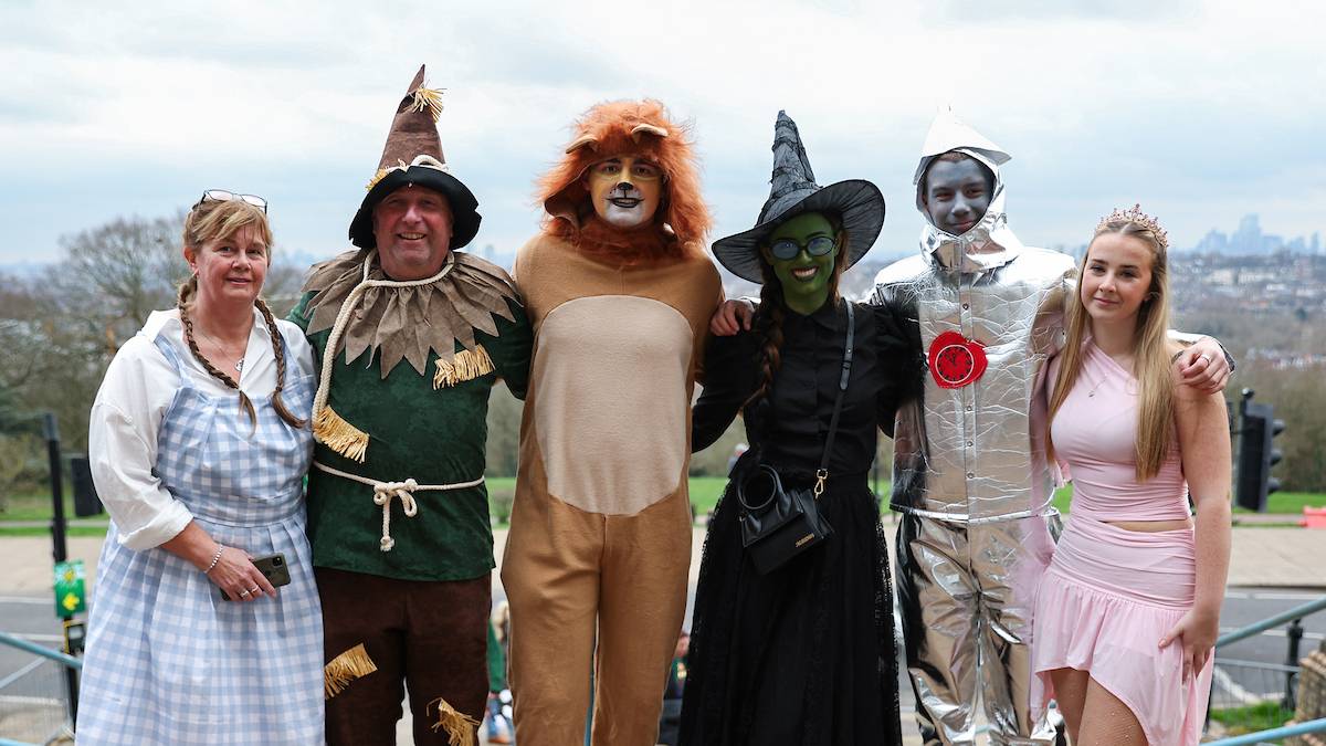 Magischer Besuch: Der Zauberer von Oz beim Darts