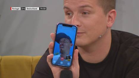 Max Kruse ist via Videocall live im SNICKERS Fan Talks zugeschaltet. Der Ex-Nationalspieler verrät, dass er sich die Partie zwischen Deutschland und Portugal gar nicht anschaut.
