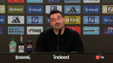 Nach dem Sieg der Frankfurter gegen Freiburg spricht der SGE-Coach plötzlich wieder über die Bayern. 