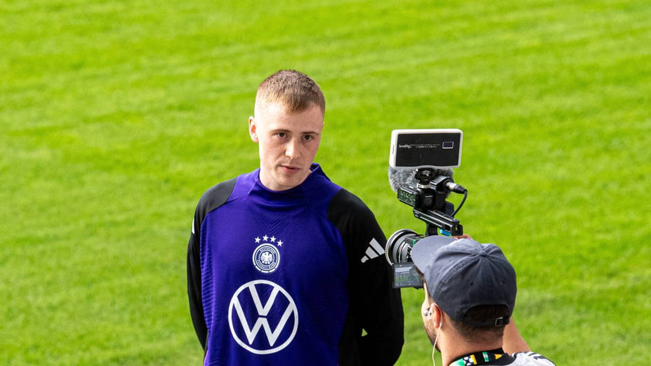 Marvin Wildhage hat sich als Maskottchen ins EM-Eröffnungsspiel geschlichen