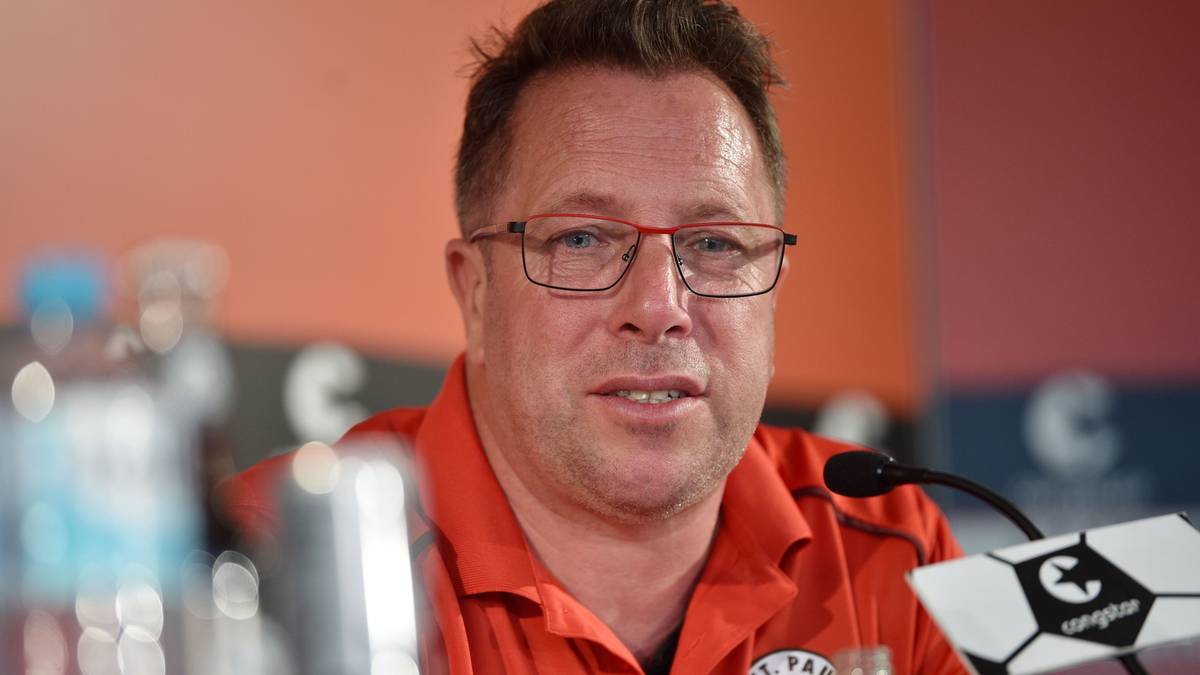 MARKUS KAUCZINSKI (FC St. Pauli): "Favoriten auf den Aufstieg sind aufgrund des Etats und der Kaderzusammensetzung sicherlich der HSV und der 1. FC Köln. Dahinter sehe ich den FC Ingolstadt, der sich in der Sommerpause sehr gut verstärkt hat und über eine gut besetzte Mannschaft verfügt"