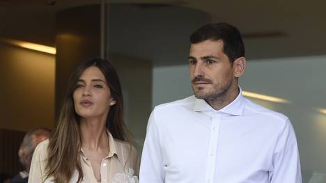 Iker Casillas verlässt das Krankenhaus zusammen mit seiner Frau Sara Carbonero