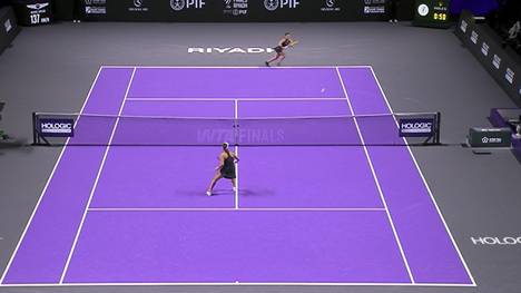 Jessica Pegula besiegt Jasmine Paolini bei den WTA Finals mit 6:2, 6:3. Die US-Amerikanerin zieht somit in das Halbfinale des WTA-Turniers in Riad ein. 