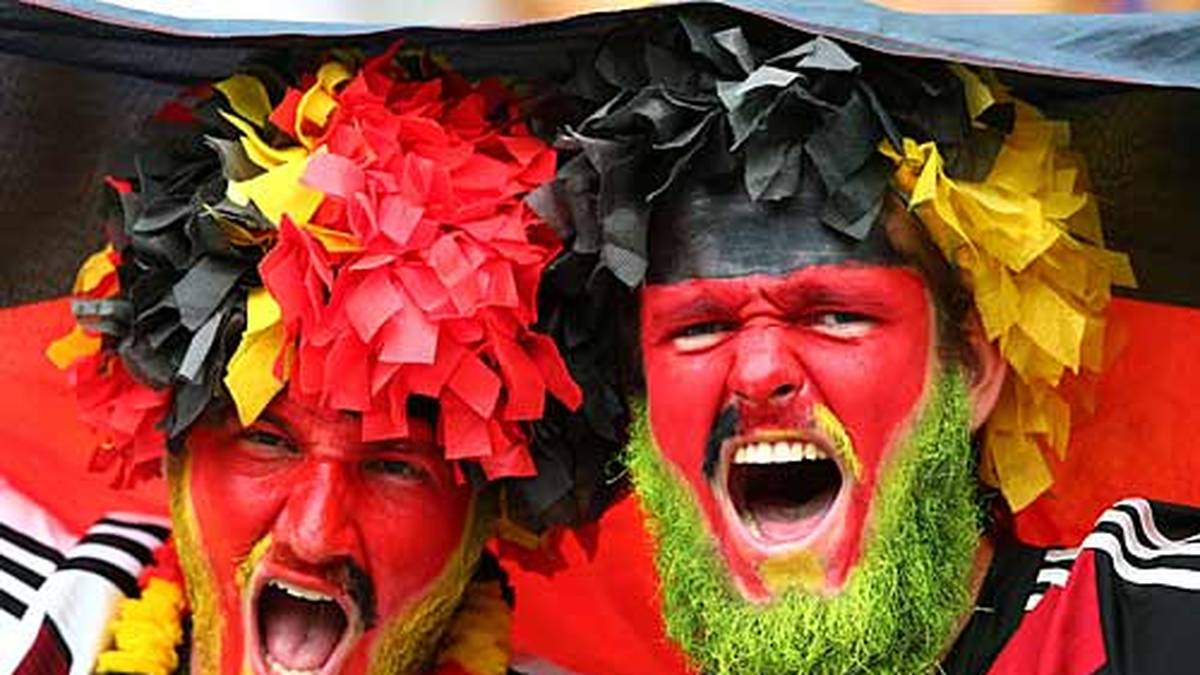 Auch die deutschen Anhänger werfen sich in Schale