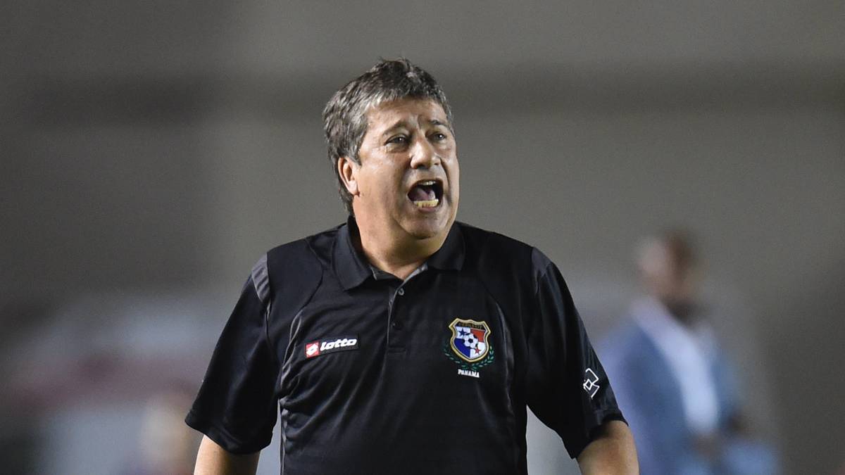 HERNAN DARIO GOMEZ (Kolumbien): Seine Tage als kolumbianischer Nationaltrainer waren gezählt, als er in den frühen Morgenstunden des 6. August 2011 seine weibliche Begleitung im Nachtclub "El Bembe" in Bogota recht kompromisslos verdrosch. Sicherheitsleute geleiteten den prügelnden Fußballlehrer aus dem Etablissement und verhinderten somit laut Augenzeugen, dass Gomez gelyncht wurde