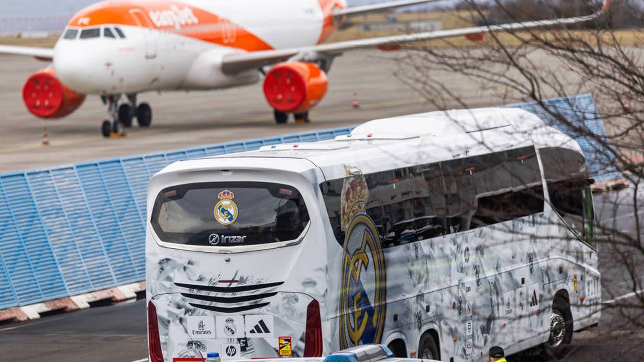 Real-Bus in Unfall verwickelt