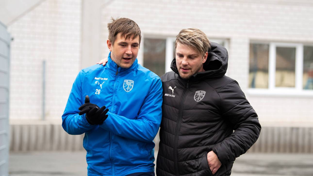 Kevin Pannewitz (l.) zu seiner Zeit bei Carl-Zeiss Jena (2017 bis 2019) mit Trainer Lukas Kwasniok