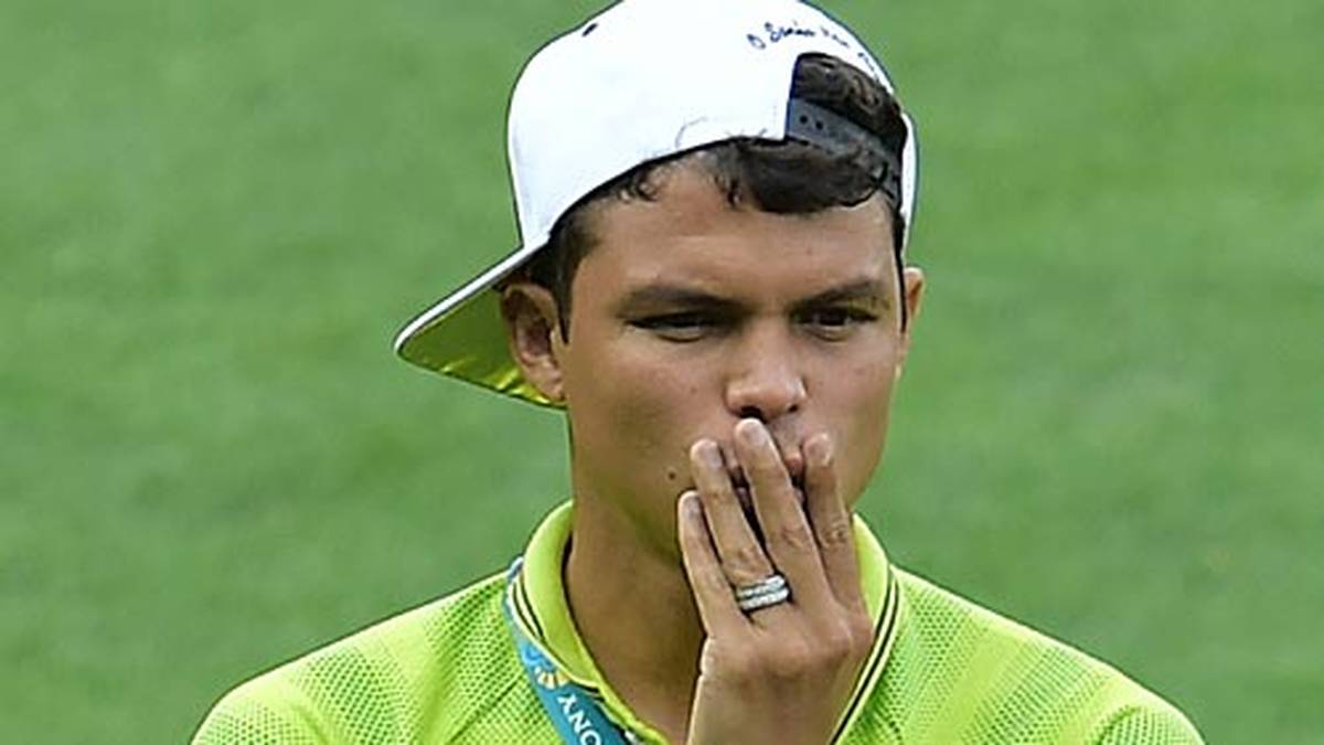 Brasiliens Abwehr-Ass Thiago Silva darf nur vor der Partie auf den Platz. Er fehlt gelbgesperrt