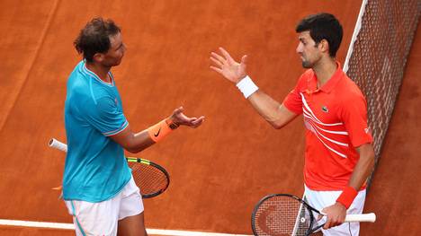 Rafel Nadal (l.) und Novak Djokovic stehen jeweils verfrüht auf spanischen Sandplätzen