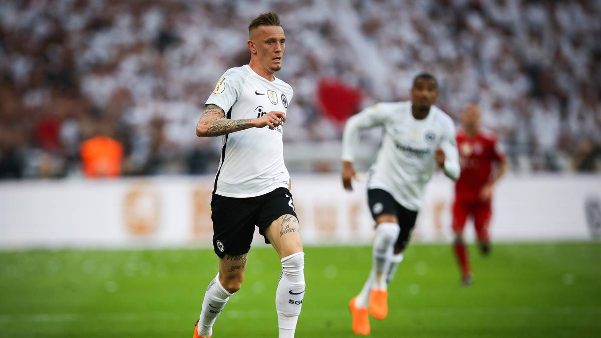 Auch im Mittelfeld will der BVB zuschlagen und Spieler holen, die neben fußballerischer Klasse auch Kampfgeist verkörpern. Mit Marius Wolf, dem 22 Jahre alten Shootingstar von Pokalsieger Eintracht Frankfurt, sollen bereits intensive Verhandlungen laufen