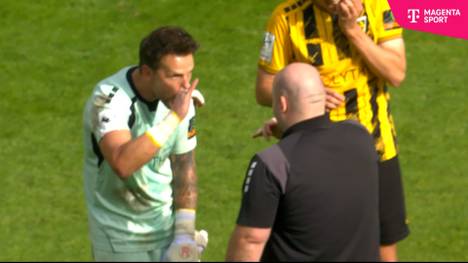 Manuel Riemann zeigt sich nach seiner starken Leistung gewohnt selbstbewusst. Der Aachen-Keeper spricht offen über seine polarisierende Art.