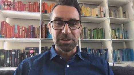 Im CHECK24 Doppelpass äußert sich Michael Preetz zur Posse um Jürgen Klinsmann und bedauert seine Einstellung, dem Verein derart den Rücken zu kehren.