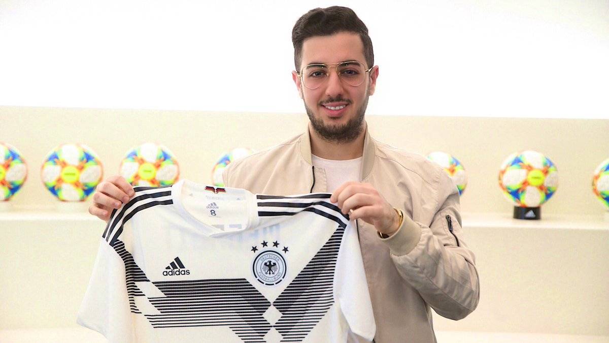 Platz 47 - Cina "LostInTheWavesz" Hosseindjani (PS4/1085 Punkte): Er schaffte es ebenfalls in den deutschen Kader. Bis zum Februar 2019 spielte er für Team Envy 