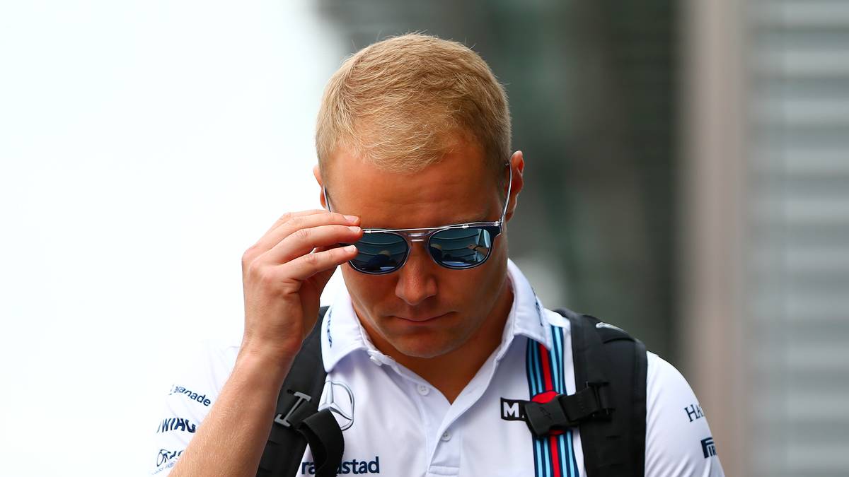 Gegen Ende des Rennens ist der Finne gegen Hülkenberg und Button rund sechs Sekunden langsamer und damit chancenlos, wird von beiden förmlich gefressen. Das Traditionsteam aus Grove watet derzeit durch einen tiefen Schlamm von Enttäuschungen. Das Licht am Ende des Tunnels stammt eher vom Zug, der auf Williams zurast und die Truppe zu überrollen droht…. Force India hat nur noch 15 Punkte Rückstand