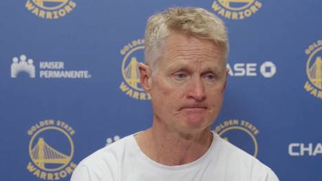 Steve Kerr, Coach der Golden State Warriors, ist auch nach vielen Jahren Zusammenarbeit immer noch beeindruckt von seinem Superstar Stephen Curry - und lobt den Point Guard in den höchsten Tönen.