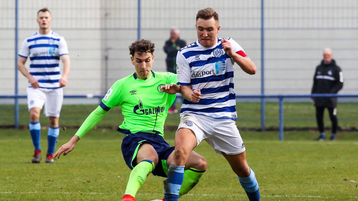 LUKAS AHREND (FC Schalke 04): Der junge Sechser ist Trainer Norbert Elgerts verlängerter Arm auf dem Feld. Der 19-Jährige aus Kassel überzeugt mit Zweikampfstärke, Kopfballspiel und als Ballverteiler. Sein Timing ist sehr gut, sah nur zwei gelbe Karten in 25 Einsätzen