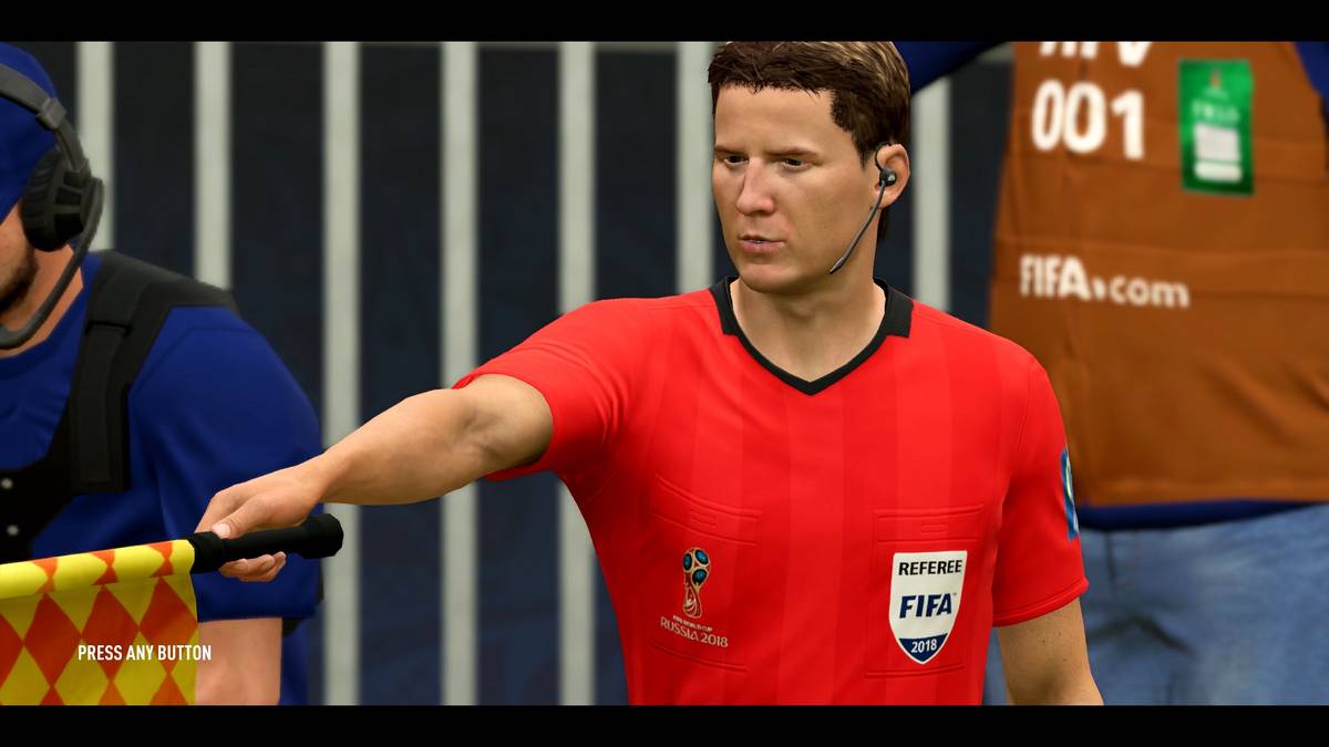 Die Schiedsrichter dürfen natürlich auch nicht fehlen. In Russland kommt auch erstmals der Videobeweis bei einer Weltmeisterschaft zum Einsatz