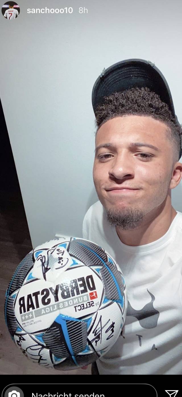 Jadon Sancho Vom Bvb Jagt Nach Gala In Paderborn Autogramme