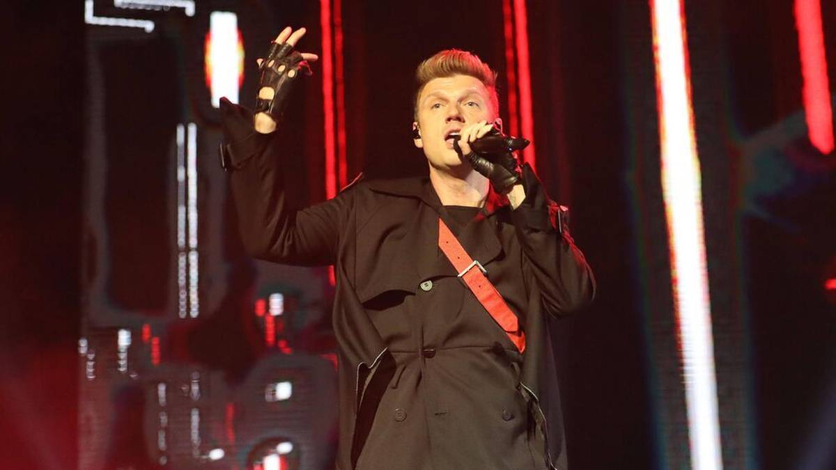 Auch aus der Pop-Musik gibt es Anhänger – in Person von Nick Carter. Der Sänger der Backstreet Boys hat sogar ein Bucs-Tattoo, wie er einst eimräumte. Und das schon so lange, bevor TB12 die Bucs in die Playoffs brachte