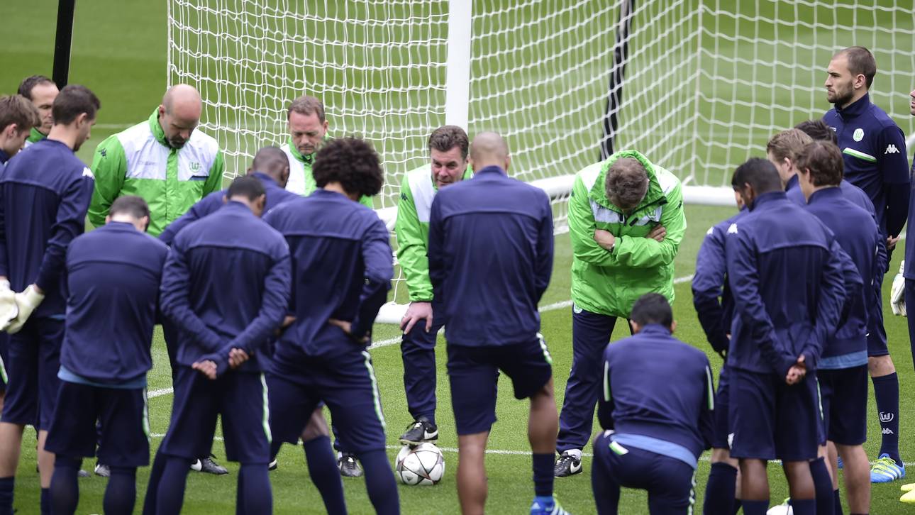 Wölfe reisen ins Trainingslager