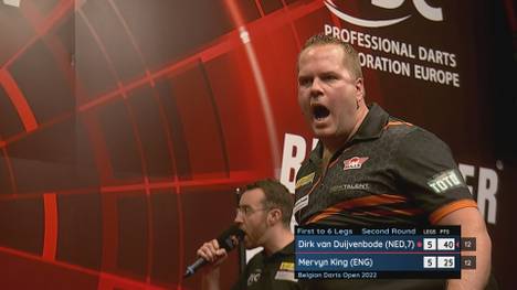 Dirk van Duijvenbode setzt sich im Decider knapp mit 6:5 gegen Mervyn King durch und zieht in die nächste Runde der Beglian Darts Open ein.