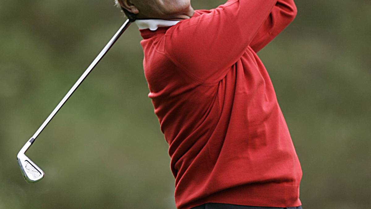PLATZ 17 - SEVERIANO BALLESTEROS: Er gehört neben Nick Faldo, Bernhard Langer, Sandy Lyle und Ian Woosnam zu den "Big Five" des Golfsports. Diese europäischen Sportler sind alle innerhalb von zwölf Monaten geboren und haben mindestens ein Major für sich entschieden. Der Spanier glänzte mit fünf Majorsiegen. Im Alter von 54 Jahren verstarb er an Krebs. Er war mit dafür verantwortlich, dass ein Ableger des Ryder Cups auch auf europäischem Boden ausgetragen wurde