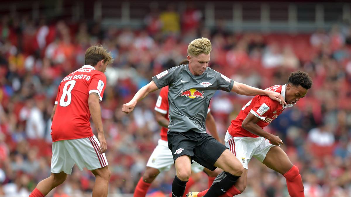 RB LEIPZIG: Die Sachsen sind zwar noch nicht auf dem Stand der vergangenen Saison, was vor allem beim 0:1 gegen den FC Sevilla deutlich wurde. Dennoch ist Ralph Hasenhüttl zufrieden. "Wir suchen nach einem Plan, der es uns ermöglicht, mit etwas weniger Aufwand Ergebnisse über die Runden zu bringen", sagte der Trainer unlängst. Das klappte beim 2:0 gegen Benfica Lissabon schon gut