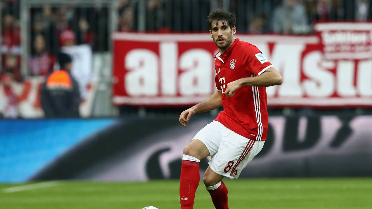 JAVI MARTINEZ: Extrem abgeklärt als Stellvertreter von Jerome Boateng im Abwehrzentrum. Pflügt nach Ballgewinn gleich mehrmals durch mehrere Leipziger. Der Spanier lässt nichts anbrennen. SPORT1-Note 3