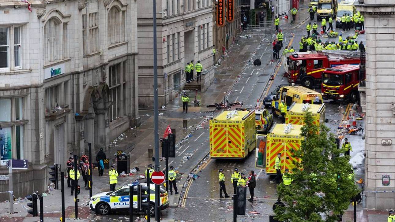 Crash überschattet Liverpools Parade