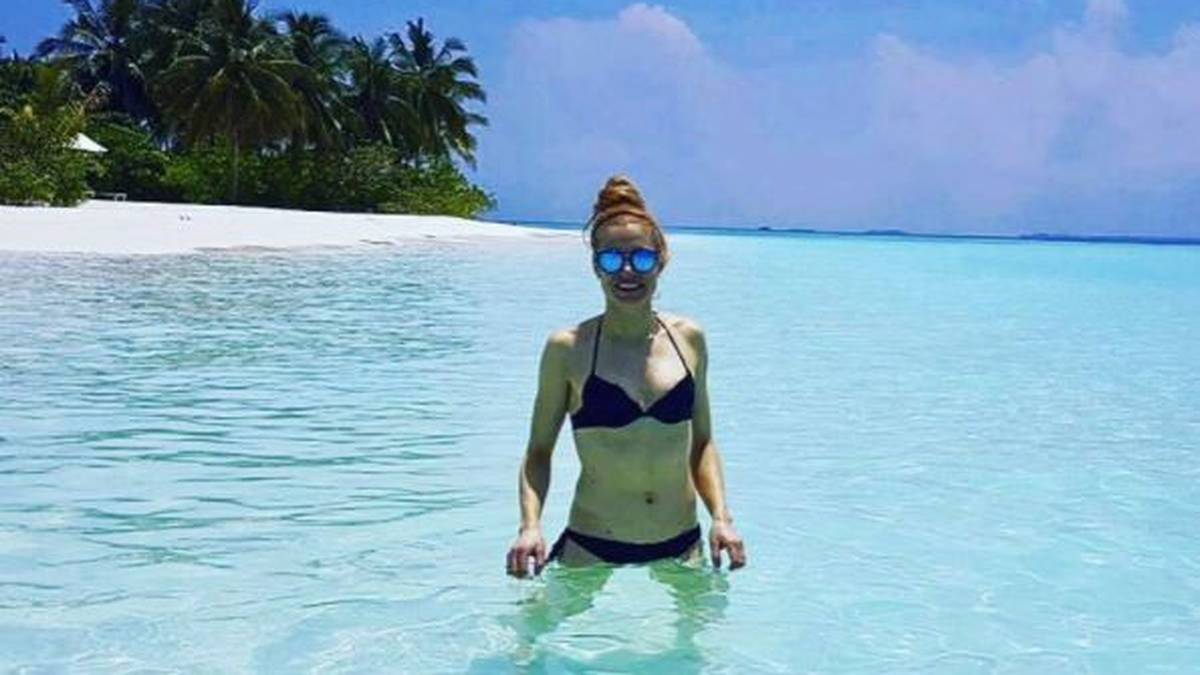 Blauer Himmel, blaues Wasser und blauer Bikini. Bei der tschechischen Badenixe Gabriela Koukalova passt alles zusammen