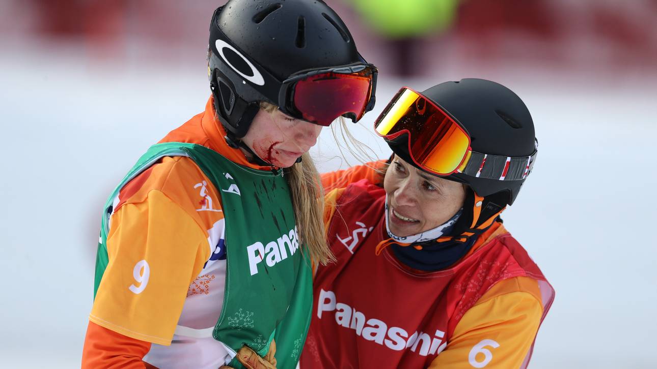 Bibian Mentel-Spee (r.) hilft der verletzten Silbermedaillen-Gewinnerin Renske van Beek