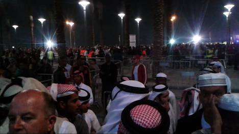 Ausgesperrte Fans bei der Handball-WM in Katar