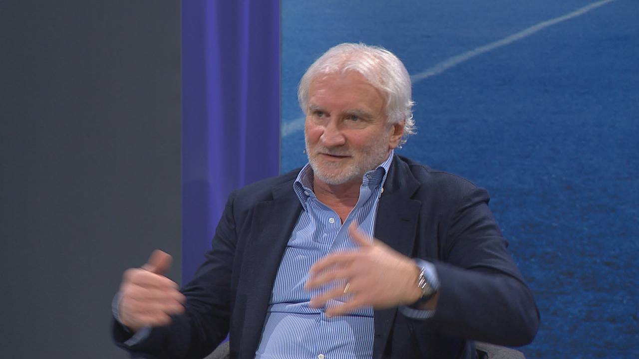 Völler hört in Leverkusen auf