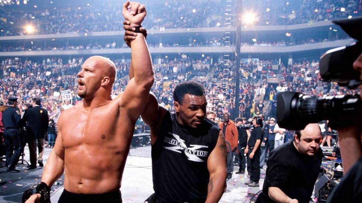 Stone Cold Steve Austin wurde 1998 mit Hilfe von Mike Tyson erstmals WWE-Champ