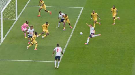 Kurz vor Schluss hat Englands Harry Kane den Sieg auf dem Fuß. Doch der Bayern-Stürmer vergibt untypisch und sorgt für eine Überraschung für Ghana.