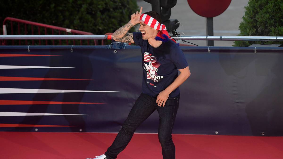 Beim Sieg der Europa League im Finale gegen Marseille bejubelte der Franzose seine beiden Tore mit dem Tanz. Natürlich durfte er auch auf der Siegesfeier nicht fehlen