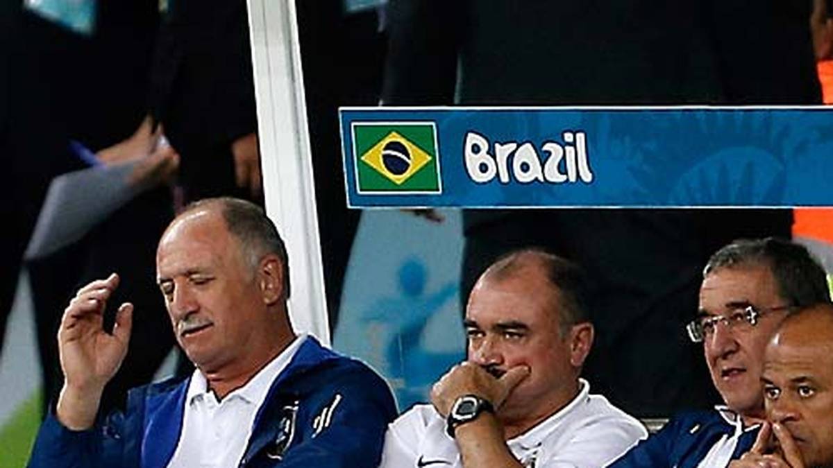 Brasiliens Trainer Scolari kann es nicht fassen. Sein Traum vom zweiten WM-Titel als Trainer ist dahin