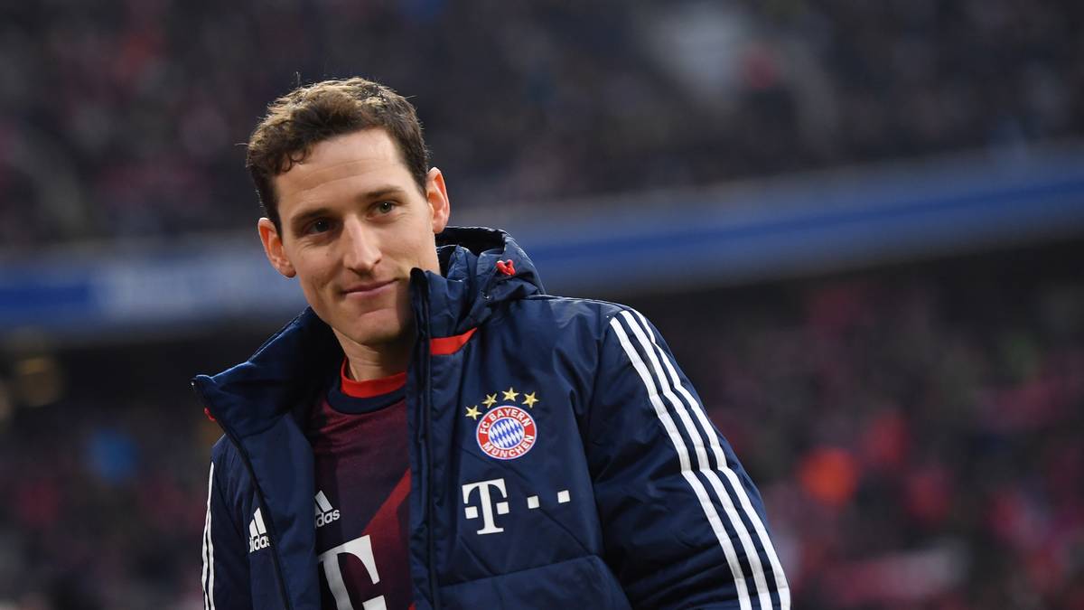 Sebastian Rudy, TSG Hoffenheim (2017/2018) - FLOP: Zwar absolvierte der defensive Mittelfeldspieler 35 Einsätze für den FC Bayern, doch nach vielen durchwachsenen Leistungen verließ Rudy den Klub nach nur einer Saison schon wieder. Immerhin brachte der Verkauf an den FC Schalke 04 den Münchnern rund 16 Millionen Euro ein.