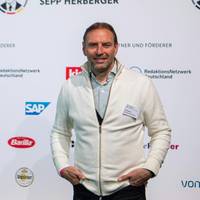 Jens Nowotny holte mit Bayer Leverkusen vier Vizemeisterschaften und stand 2002 im Champions-League-Finale.