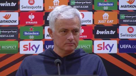 Jose Mourinho erklärte nach dem 2:0-Sieg gegen Real Sociedad im Achtelfinalhinspiel der UEFA Europa League, dass die AS Roma ein demokratisches Team sei, aber mit nur einem Anführer. 