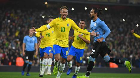 Neymar schießt Brasilien zum Sieg gegen Uruguay per Elfmeter