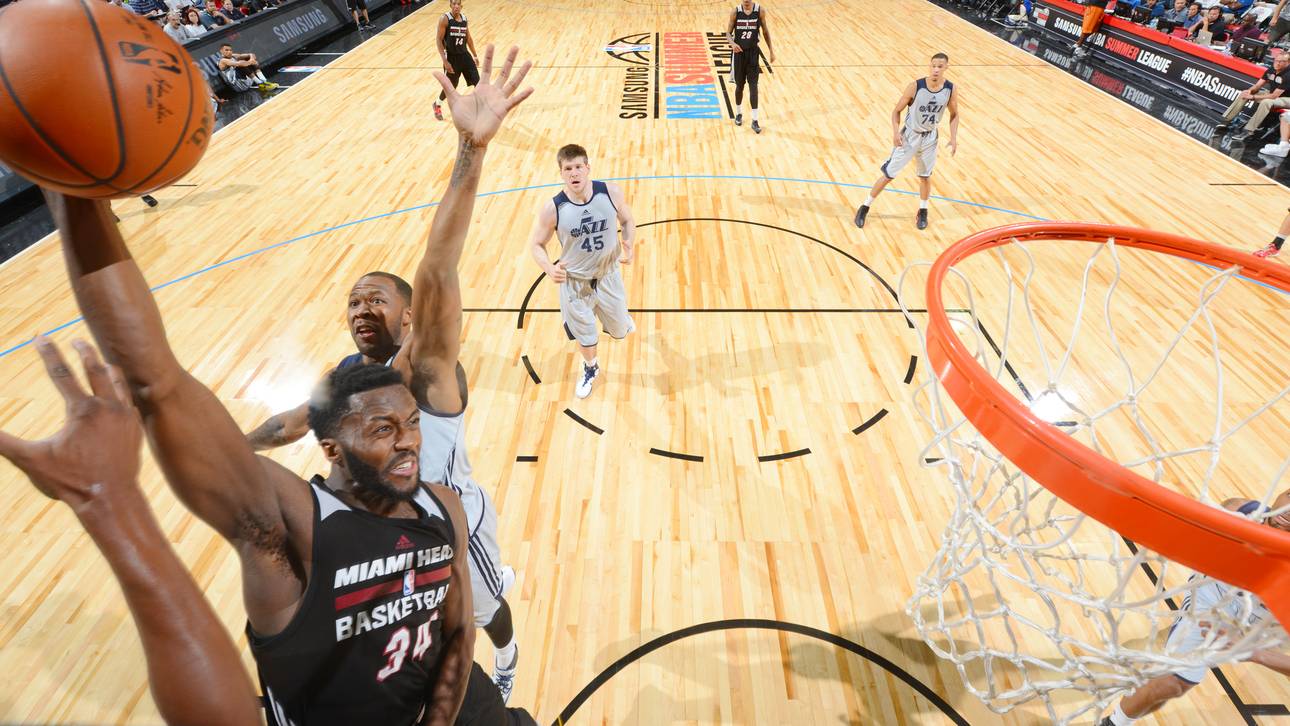 Bamberg holt Center Olaseni