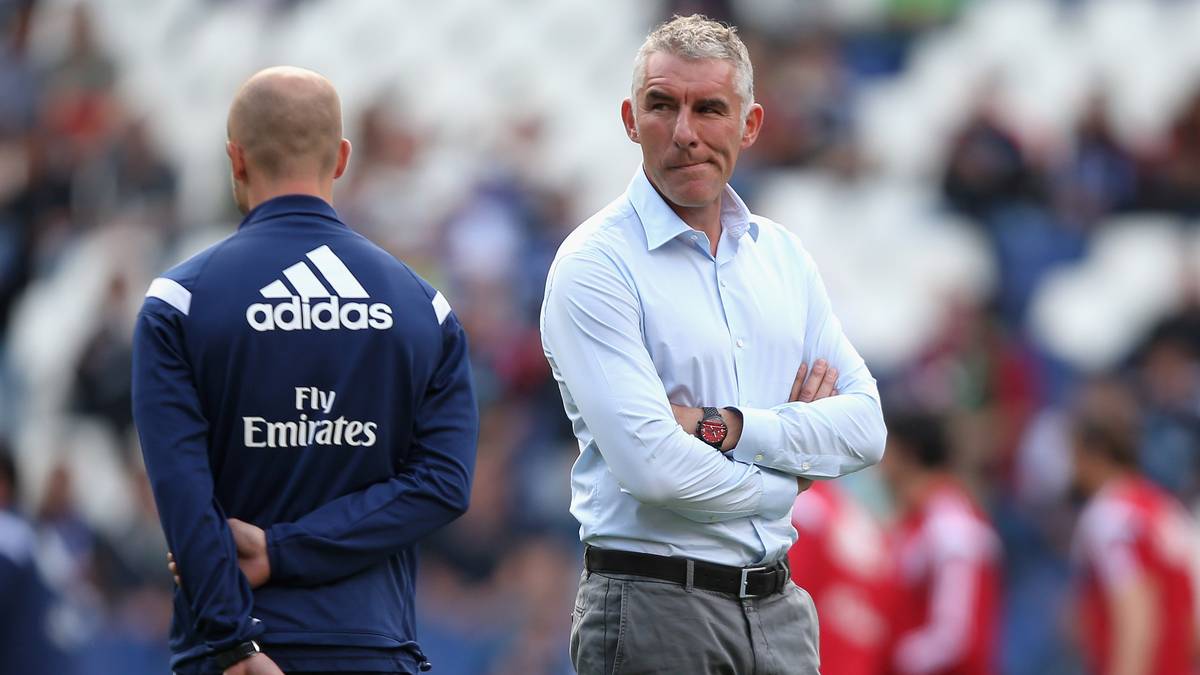 Genauso schnell war Mirko Slomka (2006-08 Schalke 04, 2010-13 Hannover 96, 2014 Hamburger SV). Titel hat Slomka bisher allerdings nicht gewonnen