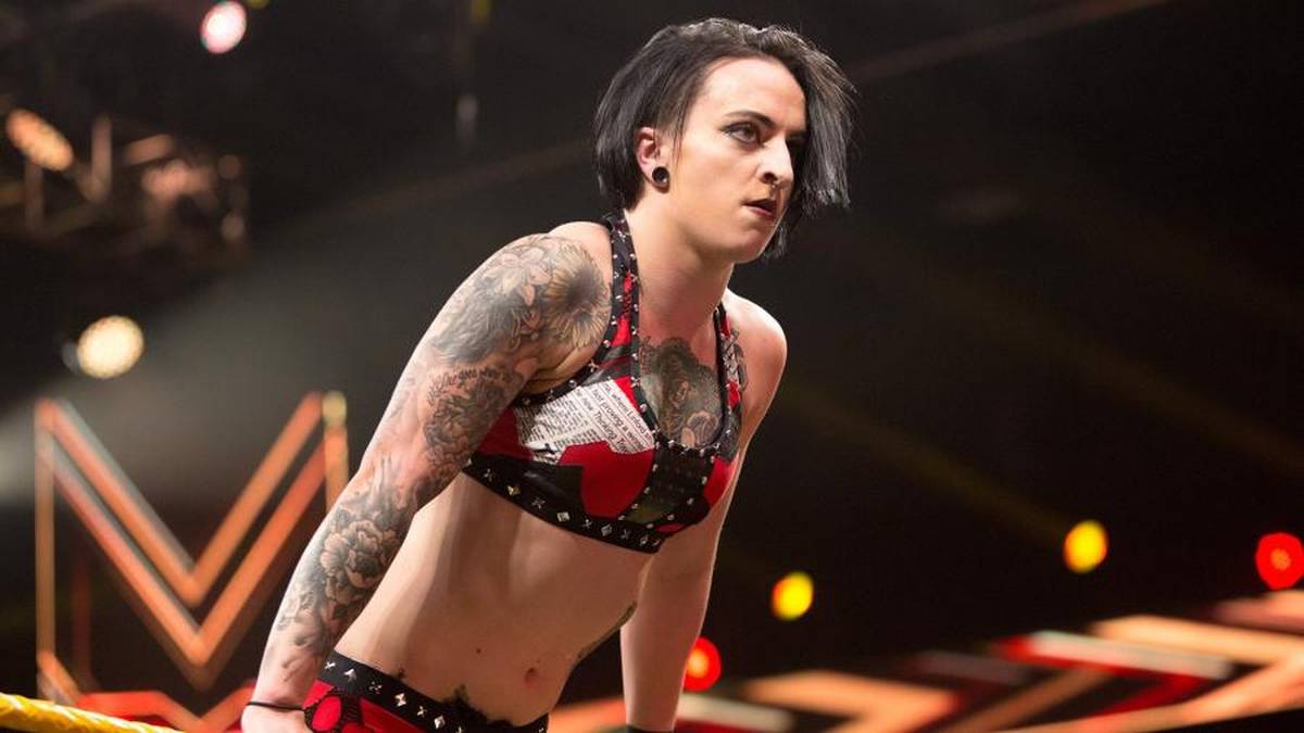 RUBY RIOTT war als "Heidi Lovelace" eine profilierte Independent-Wrestlerin mit individuellem Look, seit Anfang 2017 bei WWE. Bei NXT empfahl sie sich schnell für den Sprung in den Hauptkader