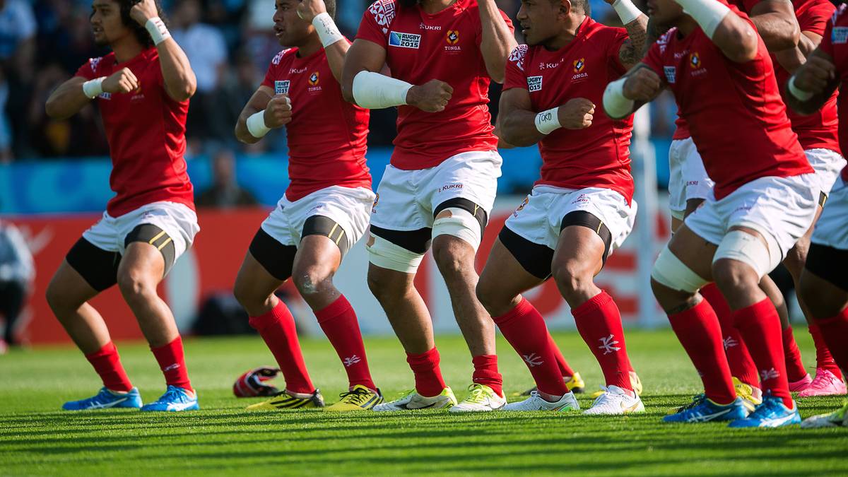 Tongas Spieler haben gegen Argentinien die historische Chance, erstmals  in die K.o.-Phase einer WM einzuziehen. Mit dem Sipi Tau Kriegstanz sollen die Argentinier eingeschüchtert werden