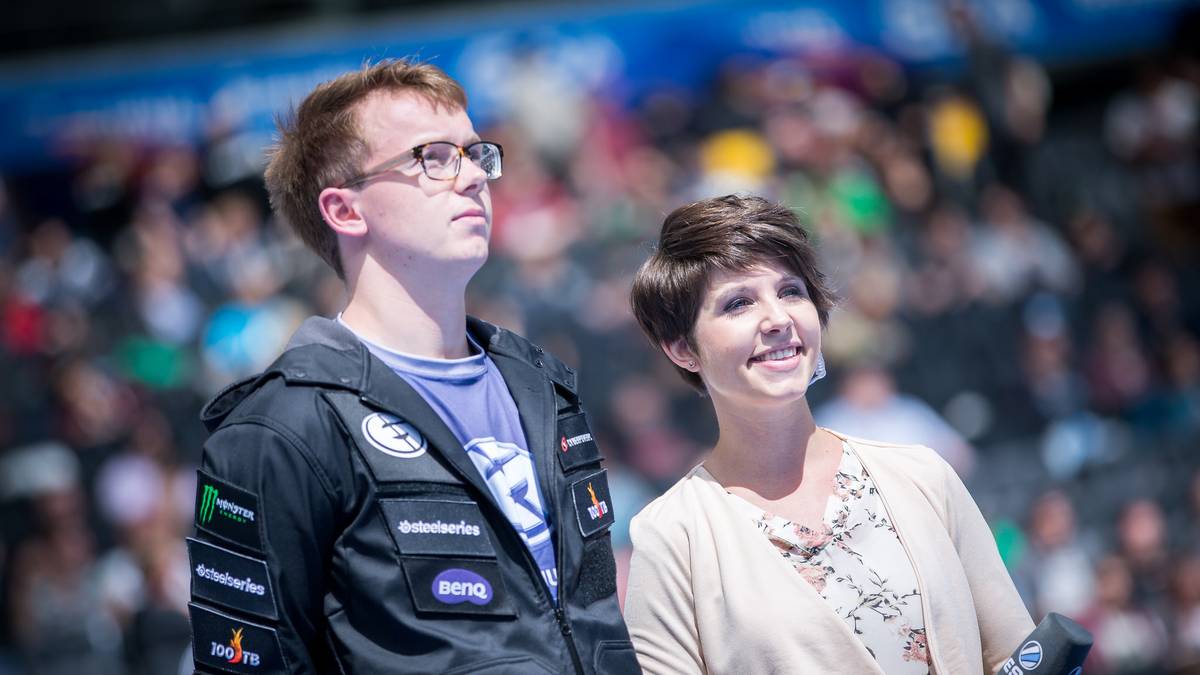 EGs Peter "ppd" Dager im Interview mit Soe Gschwind-Penski vor seinem Finaleinzug - hochmotiviert und fokussiert auf das kommende Spiel