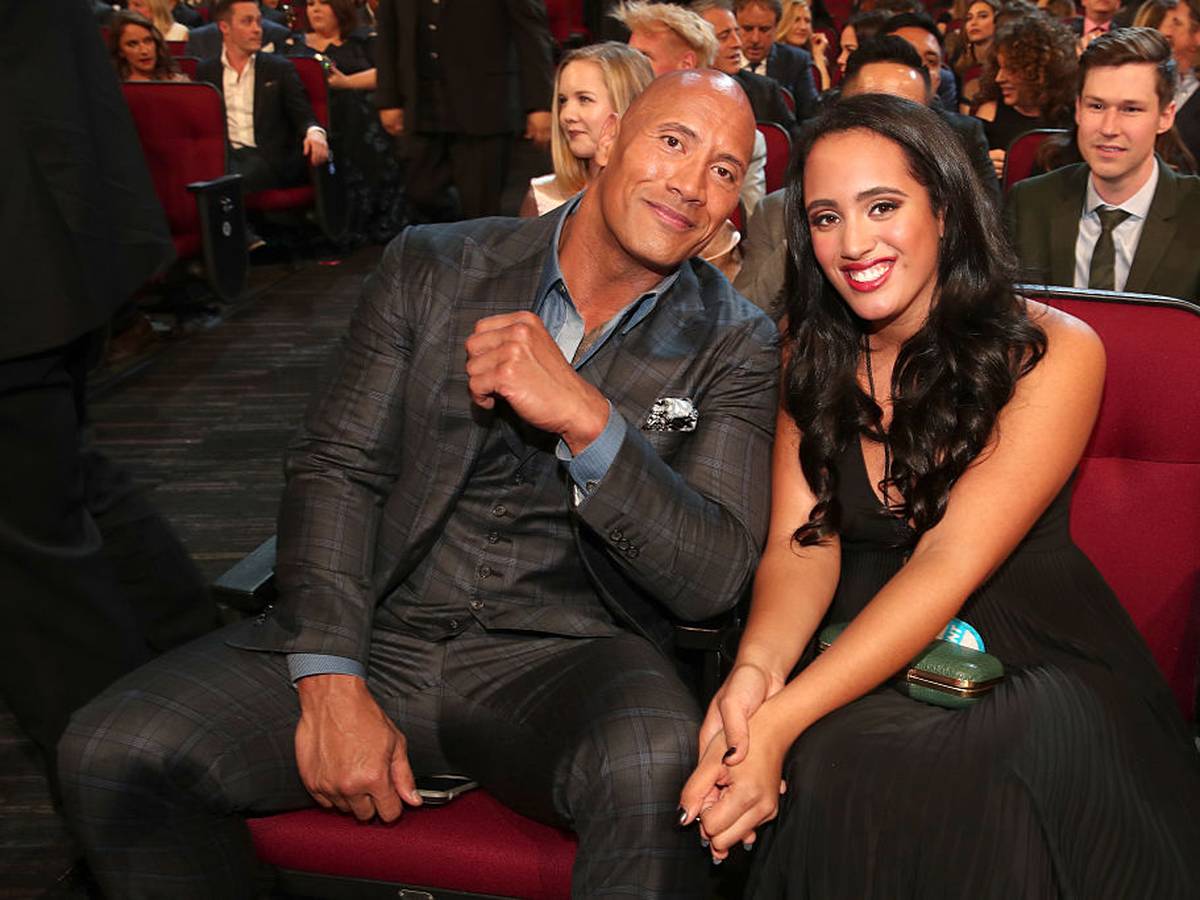Simone Johnson Tochter Von The Rock Trainiert Bei Wwe