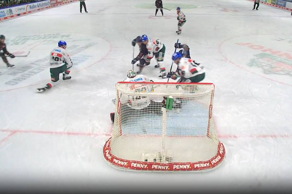 Die Highlights der Partie Straubing Tigers - Augsburger Panther aus der PENNY DEL im Video.