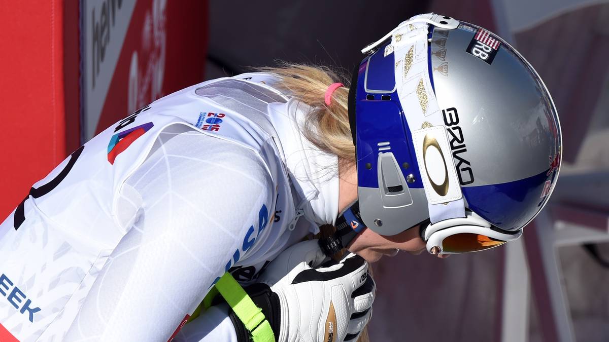 Im Ziel wirkt Vonn nach dem Blick auf die Anzeigentafel erst einmal ratlos. Über eine Sekunde Rückstand bedeuten nur Rang fünf für die erfolgsverwöhnte 30-Jährige